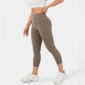 Halara High Waisted Side Pocket Shaping Capri Leggings Dawn Brown Size Medium